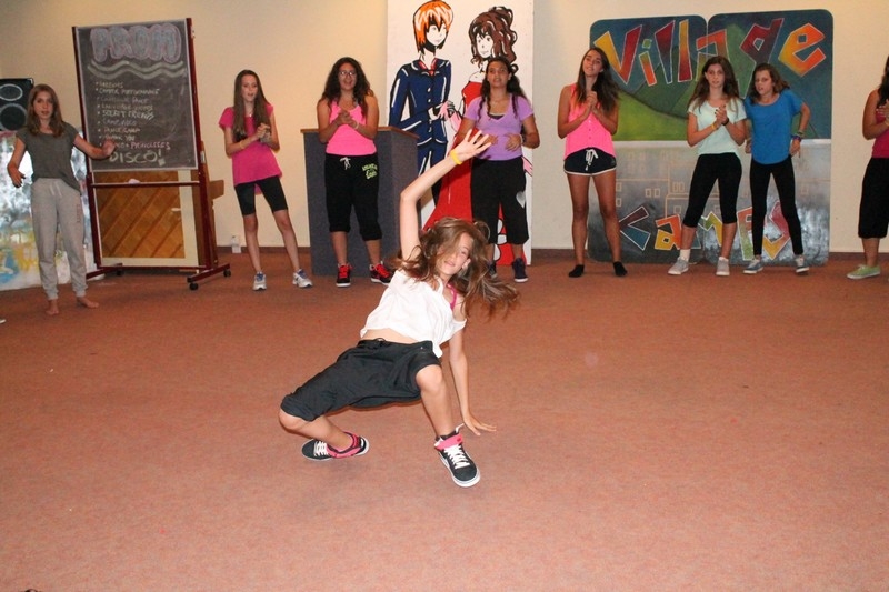 Village Camps International Summer Camp Leysin, Switzerland 2026-08-15 https://www.villagecamps.com/journals_admin/images/701-21-prom night (161).jpg